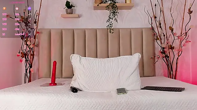 Snapshot of ivone_adams chatting on 09.19.25 ivone adams online show from 09.19.25