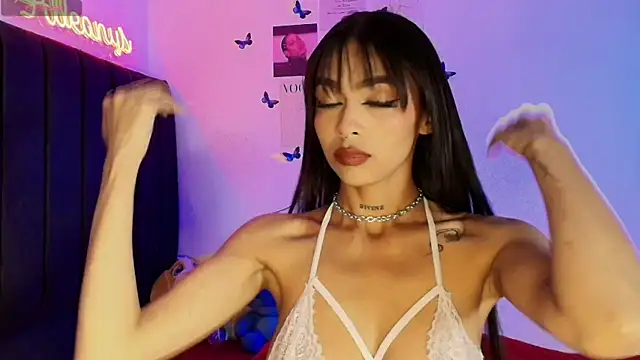 Alleanys Cristal online show from 11.13.25