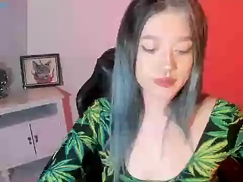 Snapshot of kat_apple chatting on 10.24.25 kat apple online show from 10.24.25