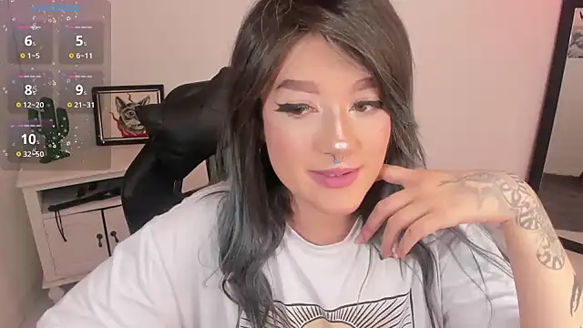 Snapshot of kat_apple chatting on 11.07.25 kat apple online show from 11.07.25