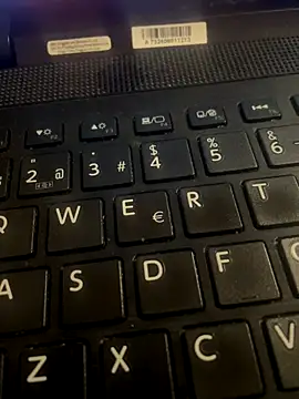 Snapshot of Mai122 chatting on 11.17.25 Mai122 online show from 11.17.25