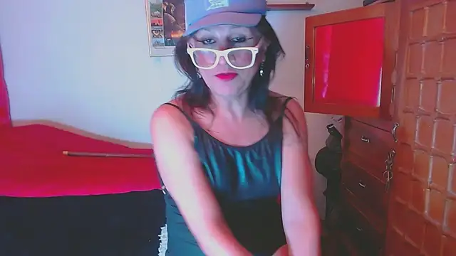 LorenJade online show from 11.07.25