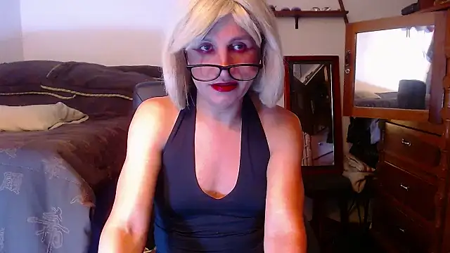 Snapshot of LorenJade chatting on 06.21.26 LorenJade online show from 06.21.26