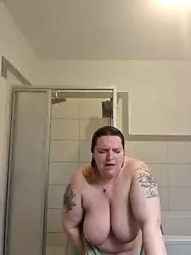 Curvy Lucy online show from 01.25.25