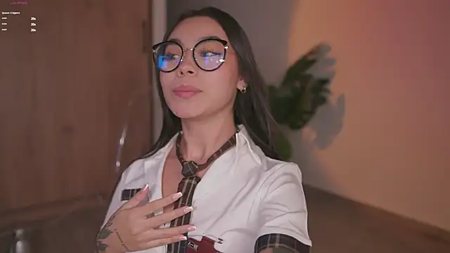 GigiLee  online show from 10.25.25