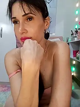 Snapshot of Irresistible24 chatting on 01.21.25 Irresistible24 online show from 01.21.25