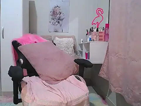 Snapshot of Irresistible24 chatting on 02.05.25 Irresistible24 online show from 02.05.25