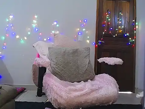 Snapshot of Irresistible24 chatting on 03.08.25 Irresistible24 online show from 03.08.25