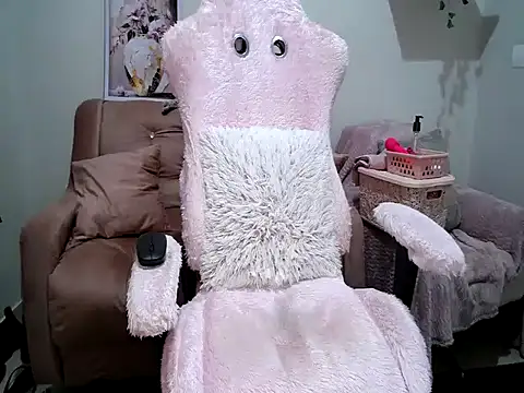 Snapshot of Irresistible24 chatting on 09.21.25 Irresistible24 online show from 09.21.25