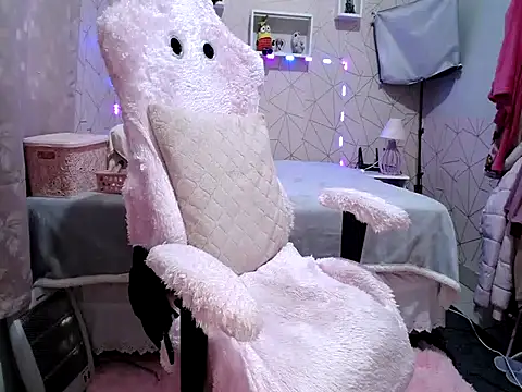 Snapshot of Irresistible24 chatting on 10.17.25 Irresistible24 online show from 10.17.25