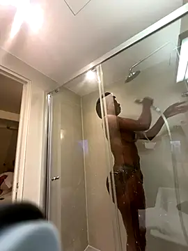 Snapshot of SUUKAM chatting on 09.28.25 SUUKAM online show from 09.28.25