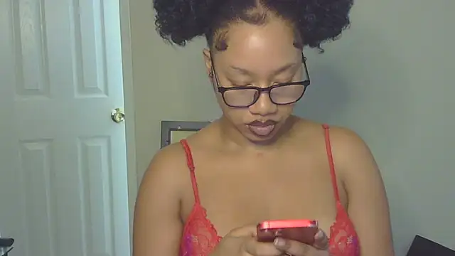 Snapshot of goddessdaisysky chatting on 10.24.25 goddessdaisysky online show from 10.24.25