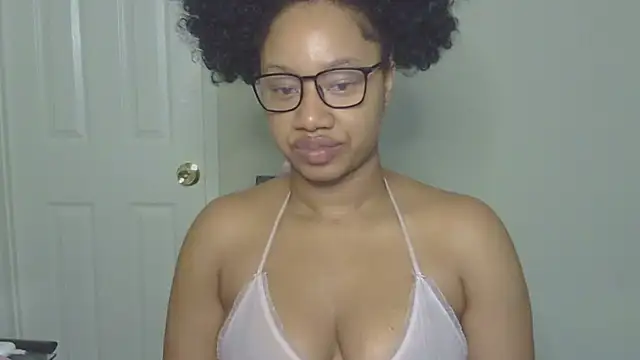 Snapshot of goddessdaisysky chatting on 10.28.25 goddessdaisysky online show from 10.28.25