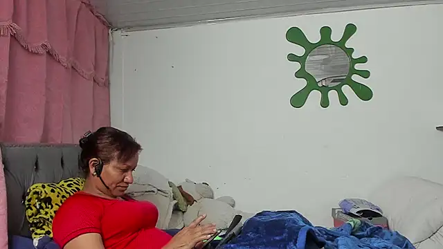 Snapshot of Laflaka22 chatting on 10.30.25 Laflaka22 online show from 10.30.25