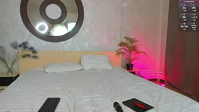Sweett Monica online show from 12.12.24