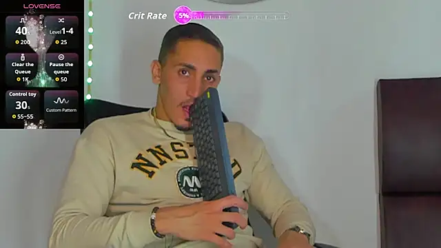 Snapshot of MikeRoss7777 chatting on 10.11.25 MikeRoss7777 online show from 10.11.25