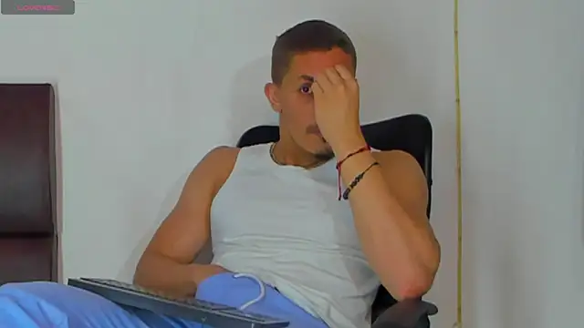 Snapshot of MikeRoss7777 chatting on 10.12.25 MikeRoss7777 online show from 10.12.25