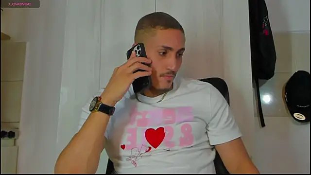 Snapshot of MikeRoss7777 chatting on 10.25.25 MikeRoss7777 online show from 10.25.25