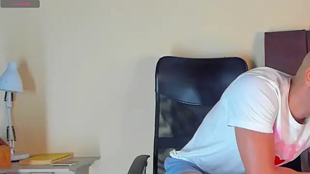 Snapshot of MikeRoss7777 chatting on 11.21.25 MikeRoss7777 online show from 11.21.25