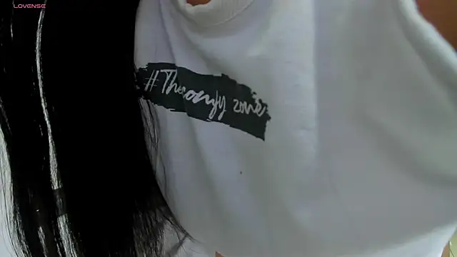 Snapshot of andrea_osorio_ chatting on 02.16.25 andrea osorio online show from 02.16.25