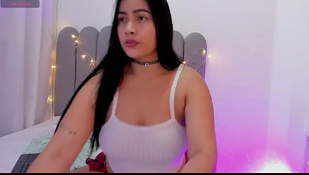 Snapshot of andrea_osorio_ chatting on 10.19.25 andrea osorio online show from 10.19.25