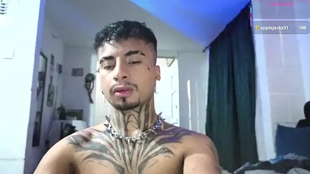 Snapshot of JuanCamiilo_66 chatting on 05.23.26 JuanCamiilo 66 online show from 05.23.26