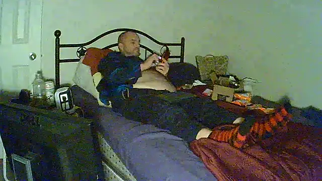 caressonnous online show from 12.31.24