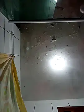 Snapshot of Yara0k chatting on 01.08.25 Yara0k online show from 01.08.25