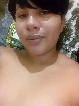 Snapshot of Yara0k chatting on 01.16.25 Yara0k online show from 01.16.25