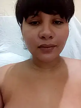 Snapshot of Yara0k chatting on 01.28.25 Yara0k online show from 01.28.25