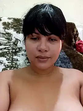 Snapshot of Yara0k chatting on 02.07.25 Yara0k online show from 02.07.25