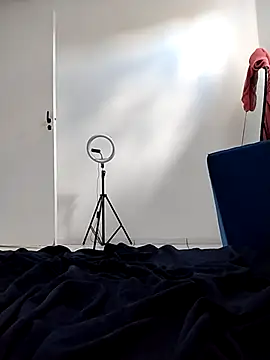 Snapshot of Yara0k chatting on 09.15.25 Yara0k online show from 09.15.25