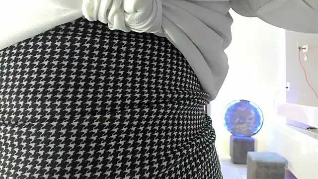 Snapshot of xalicesfantasyx chatting on 10.04.25 xalicesfantasyx online show from 10.04.25