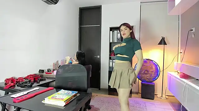 Snapshot of xalicesfantasyx chatting on 10.14.25 xalicesfantasyx online show from 10.14.25