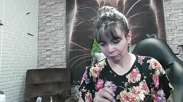 Snapshot of charlotedoll chatting on 12.22.24 charlotedoll online show from 12.22.24