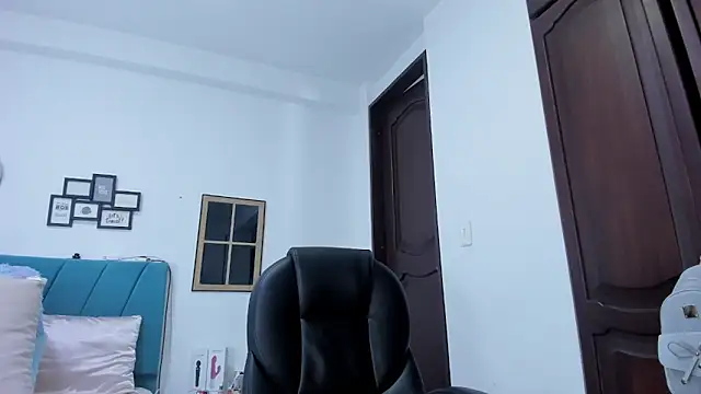 kamila lopez online show from 11.10.25