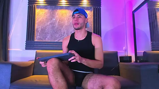 liam genner  online show from 10.04.25