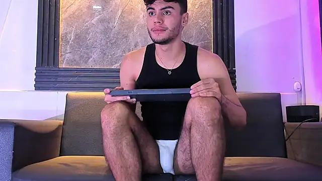 liam genner  online show from 10.10.25