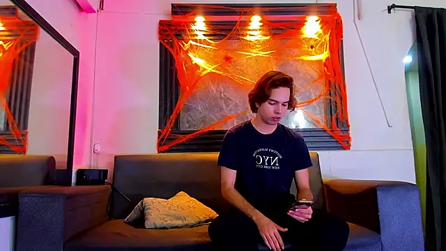 liam genner  online show from 10.30.25