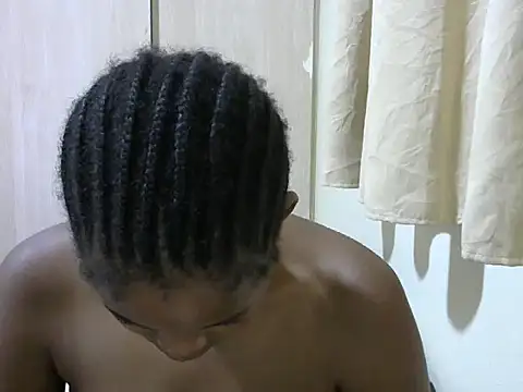 Snapshot of queen-sasha chatting on 02.27.25 queen-sasha online show from 02.27.25