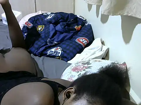 Snapshot of queen-sasha chatting on 02.28.25 queen-sasha online show from 02.28.25