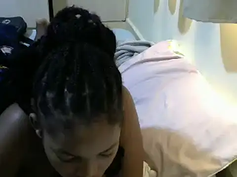 Snapshot of queen-sasha chatting on 03.13.25 queen-sasha online show from 03.13.25