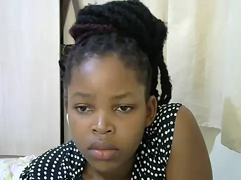 Snapshot of queen-sasha chatting on 03.20.25 queen-sasha online show from 03.20.25