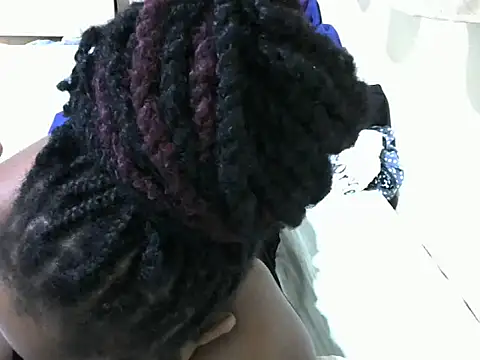 Snapshot of queen-sasha chatting on 03.21.25 queen-sasha online show from 03.21.25