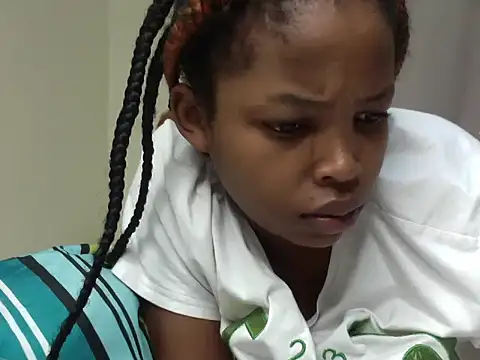 Snapshot of queen-sasha chatting on 10.13.25 queen-sasha online show from 10.13.25