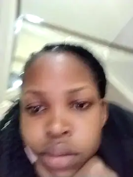 Snapshot of queen-sasha chatting on 10.18.25 queen-sasha online show from 10.18.25