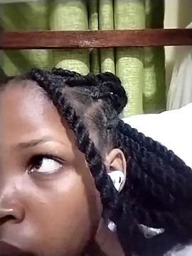 Snapshot of queen-sasha chatting on 10.19.25 queen-sasha online show from 10.19.25