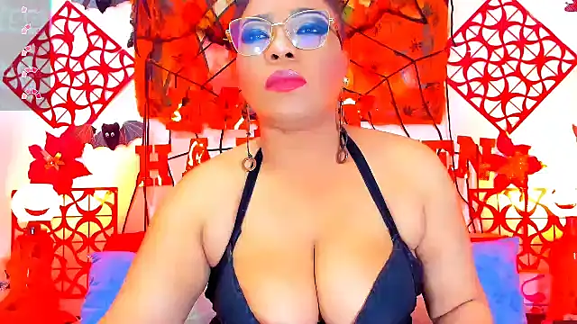 Snapshot of SQUIRTBRUNETE chatting on 11.01.25 SQUIRTBRUNETE online show from 11.01.25