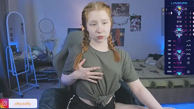 Snapshot of CallMeEffy1 chatting on 03.26.26 CallMeEffy1 online show from 03.26.26