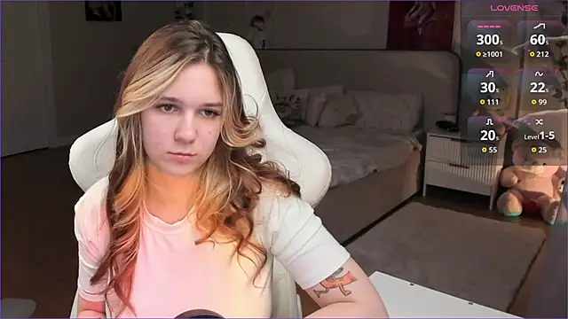 Snapshot of Frau_Lina chatting on 05.20.26 Frau Lina online show from 05.20.26